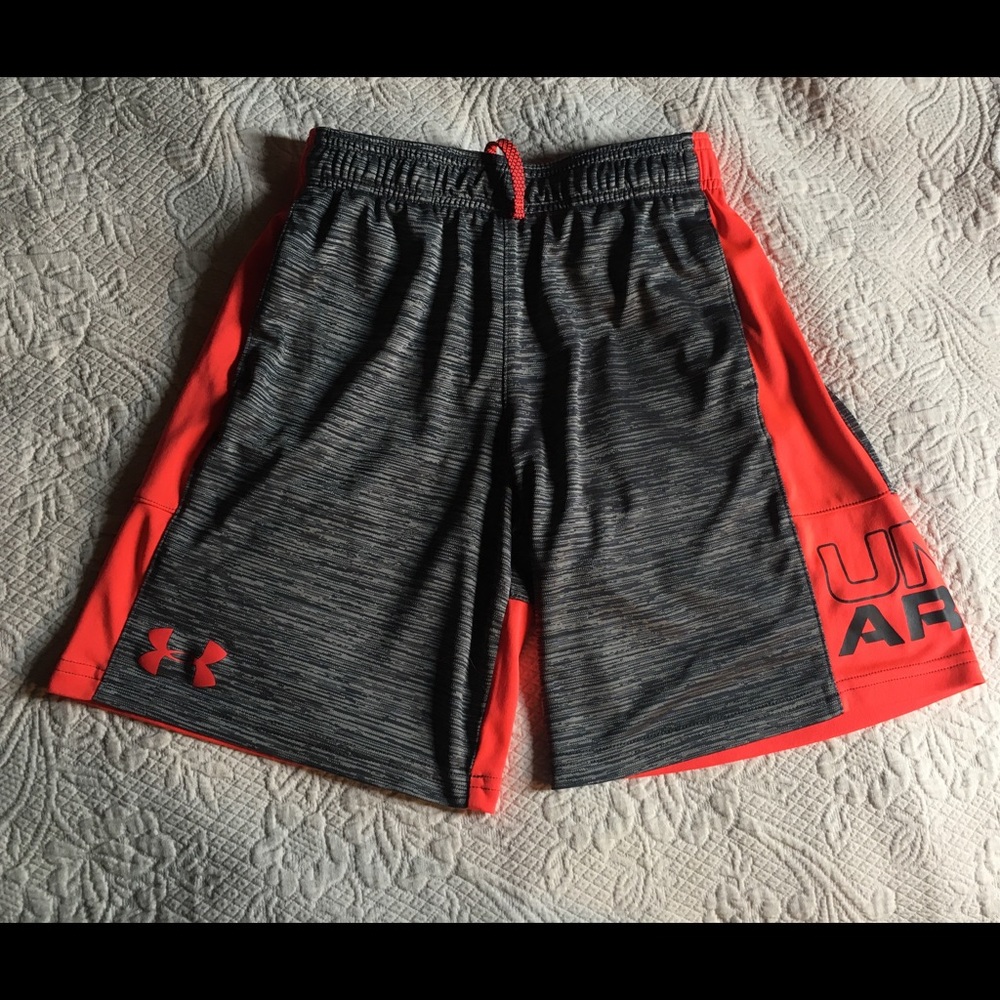 Under Armour S (boys) shorts!
